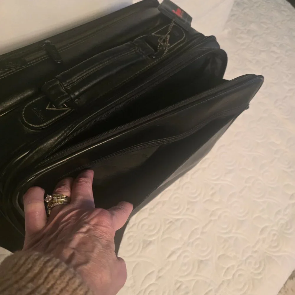 Targus 100% Genuine Leather Men's Briefcase Laptop Bag 14